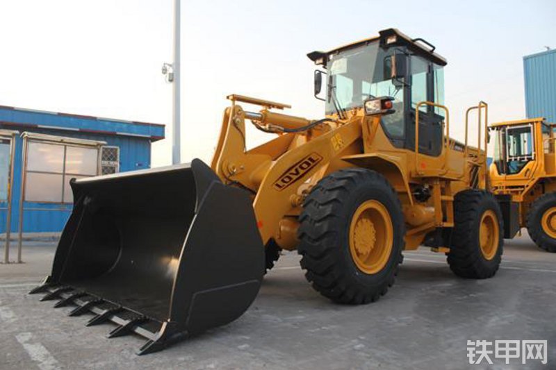 雷沃重工fl936f轮式装载机