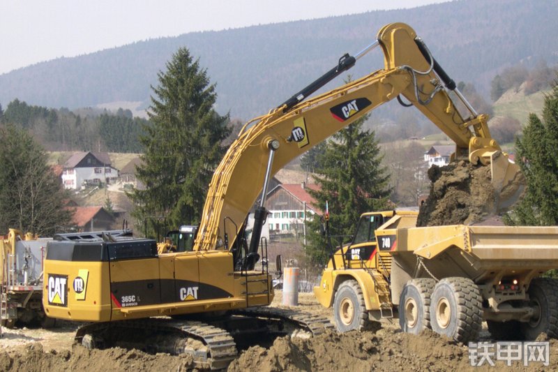 卡特彼勒365C挖掘机整机外观