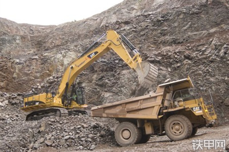 卡特彼勒365C挖掘机整机外观