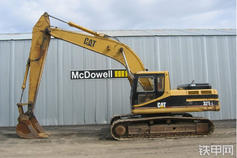 卡特彼勒325L液压挖掘机整机外观