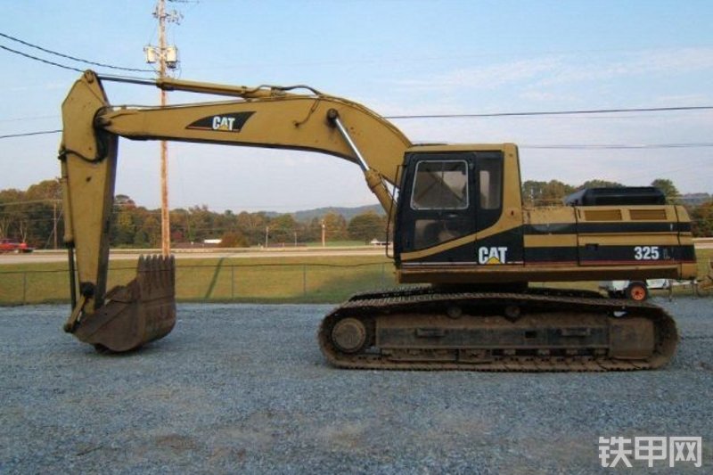 卡特彼勒325L液压挖掘机整机外观