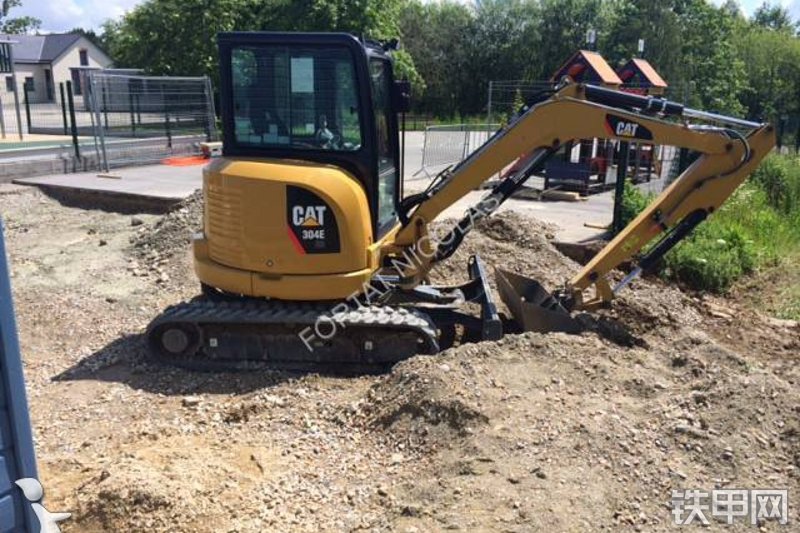 卡特彼勒304ECR挖掘机整机外观