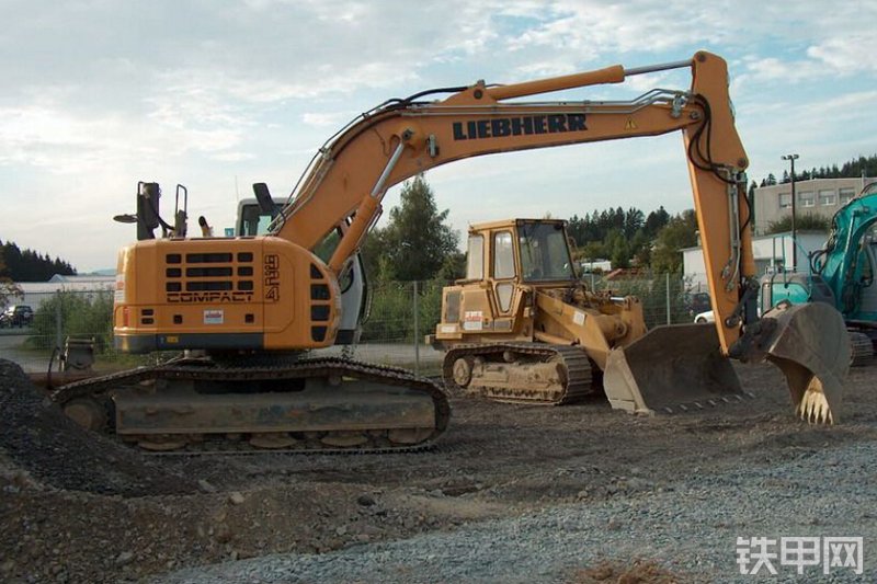 利勃海尔r924compact履带式挖掘机