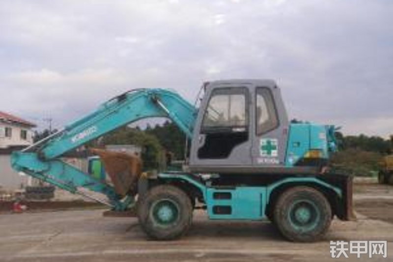 神钢SK100W挖掘机整机外观