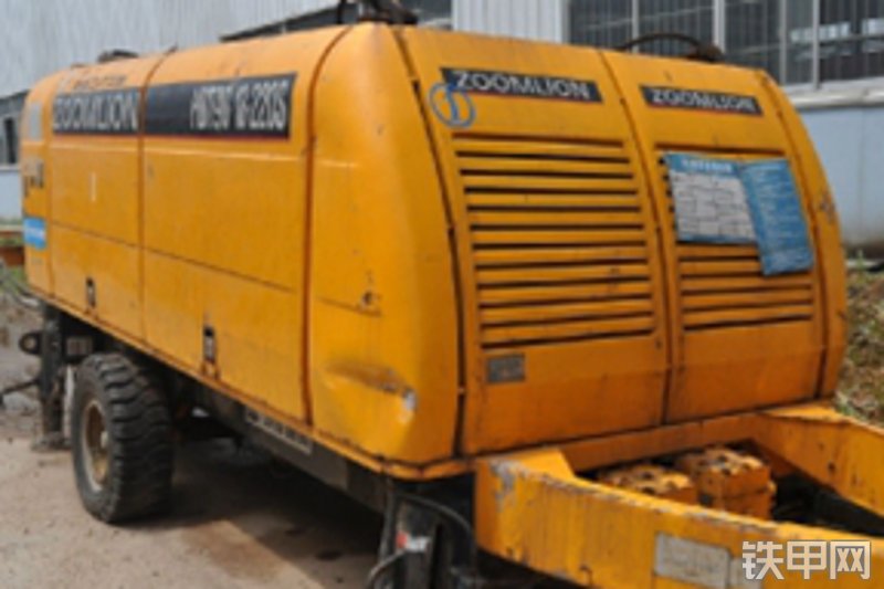 中联重科hbt90-18-220s柴油混凝土拖泵