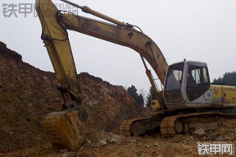 住友sh300a1履带式挖掘机