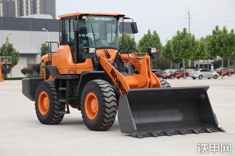 英轩重工YX638装载机整机外观
