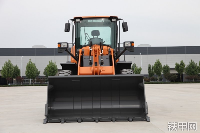 英轩重工YX638装载机整机外观