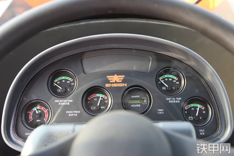 英轩重工YX653装载机局部