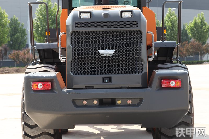 英轩重工YX655装载机整机外观