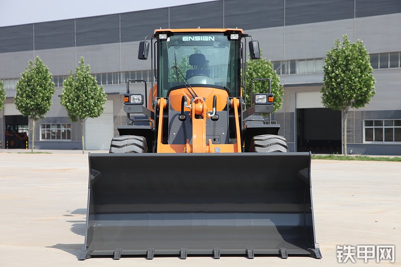 英轩重工YX655装载机整机外观
