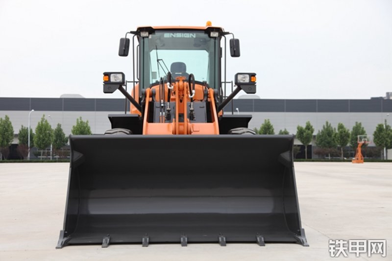 英轩重工YX636装载机整机外观