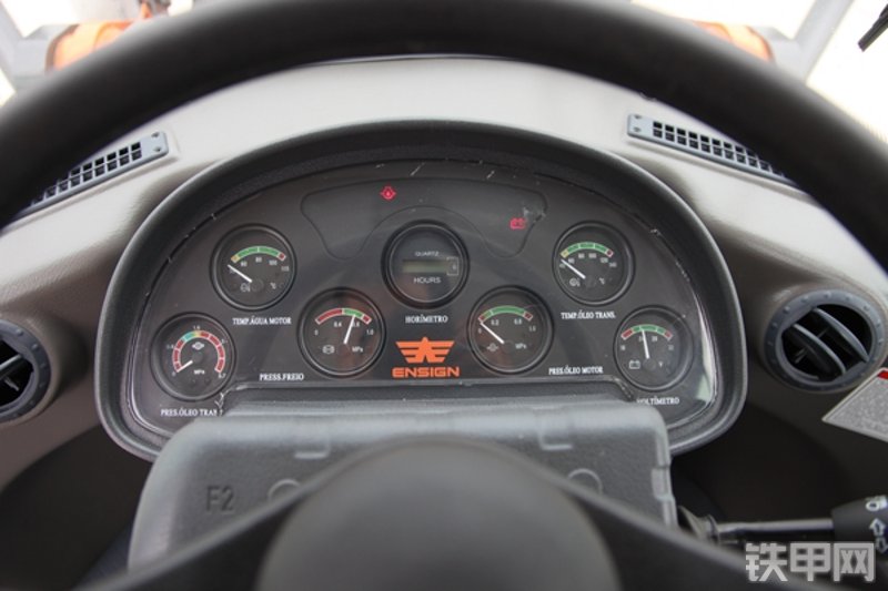 英轩重工YX636装载机局部