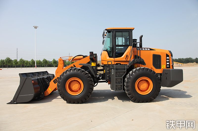 英轩重工YX655装载机整机外观