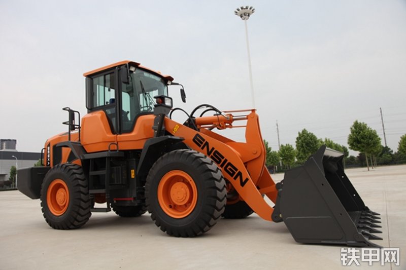 英轩重工YX636装载机整机外观