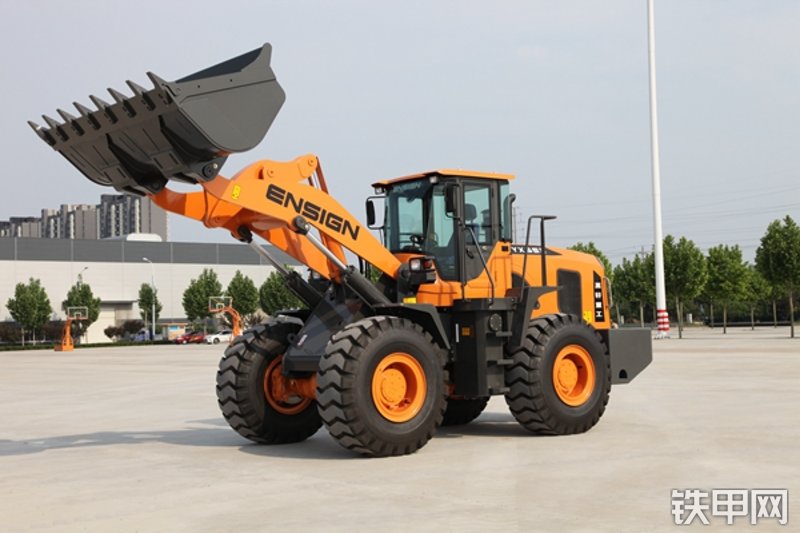 英轩重工YX653装载机整机外观