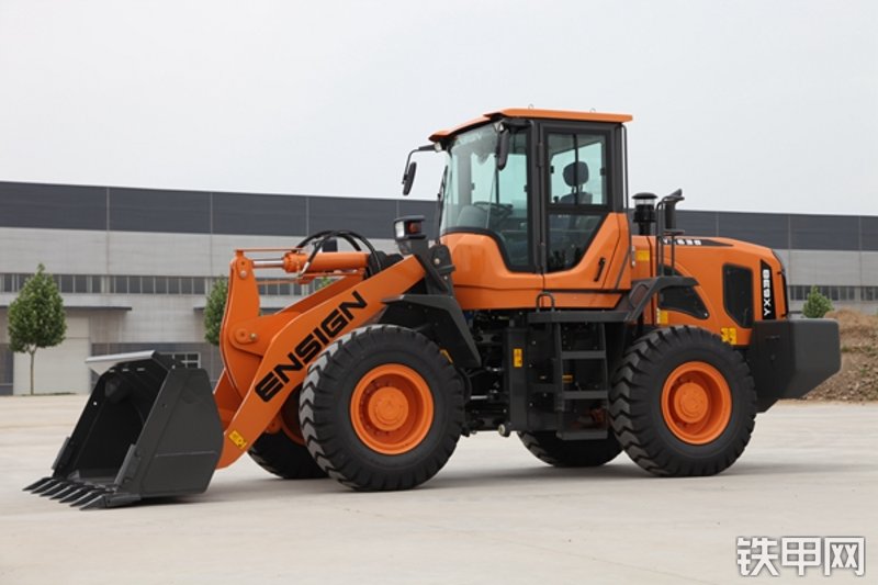 英轩重工YX638装载机整机外观