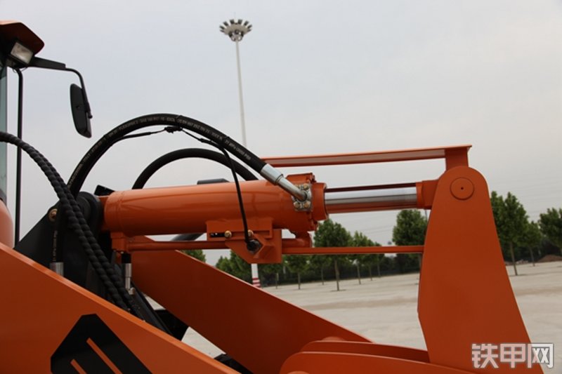 英轩重工YX636装载机局部