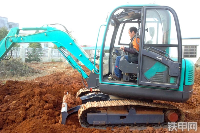 德力DL50-9挖掘机整机外观