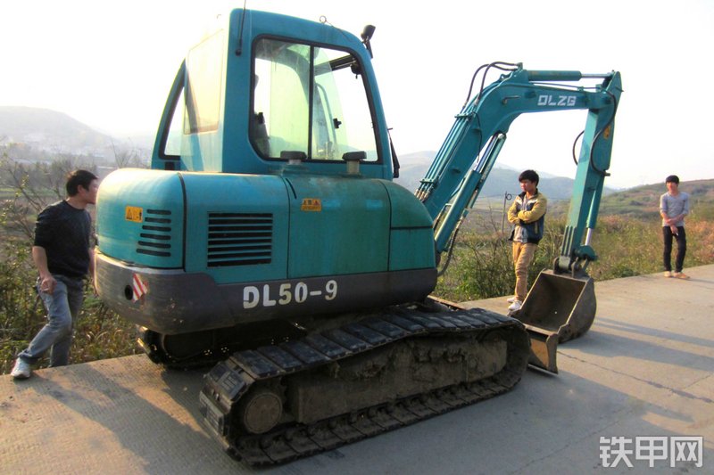 德力DL50-9挖掘机整机外观