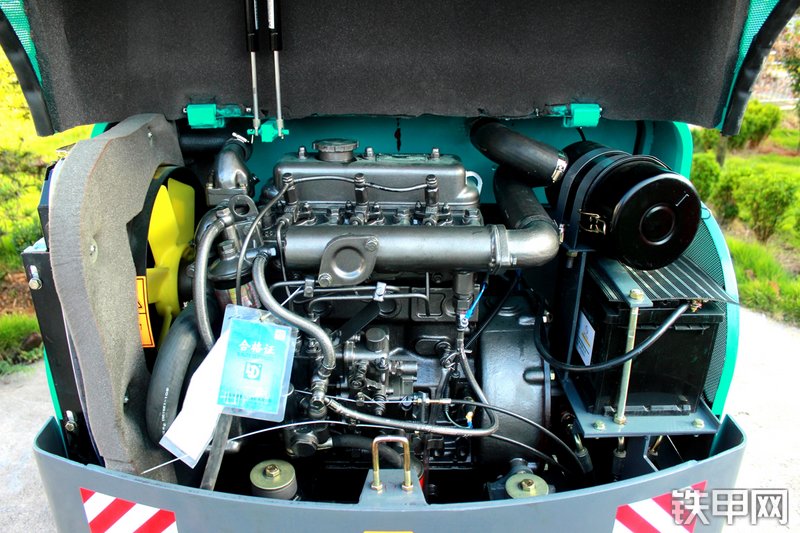 德力DL15-9挖掘机局部