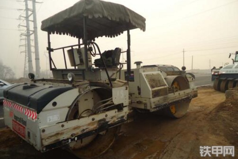 英格索兰dd110双钢轮压路机