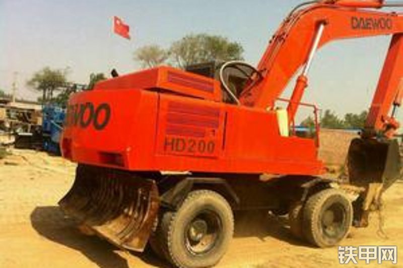 迪万伦dh200-3轮式挖掘机