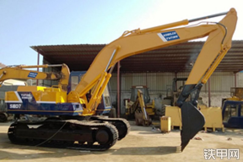 神钢sk07履带式挖掘机