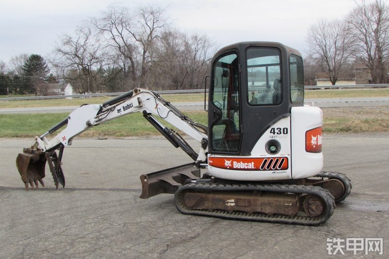 山猫430LONGARM履带式挖掘机