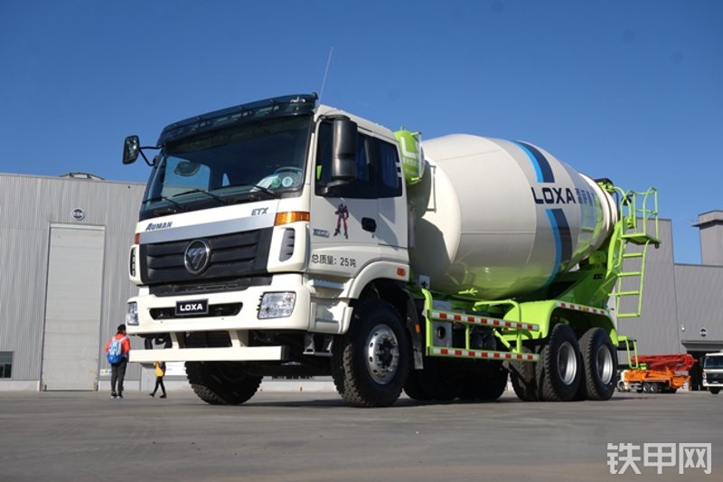 雷萨重机l8xl12f搅拌运输车