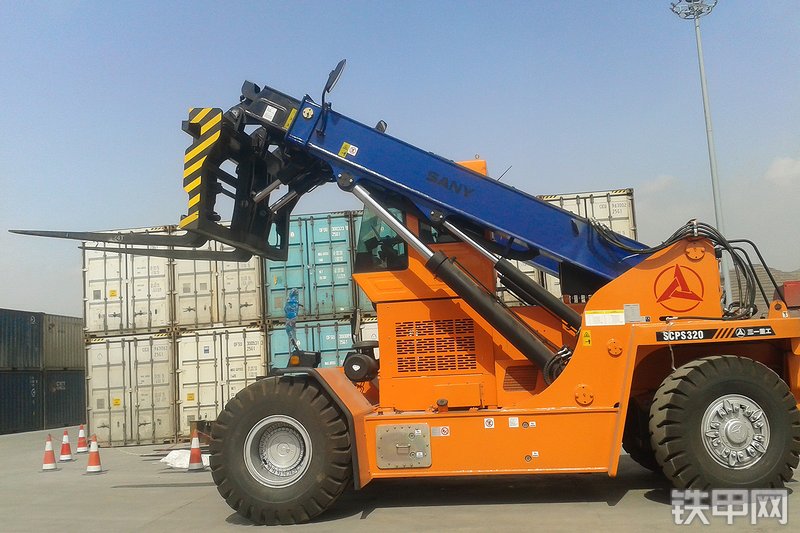 三一重工scps320伸缩臂叉车