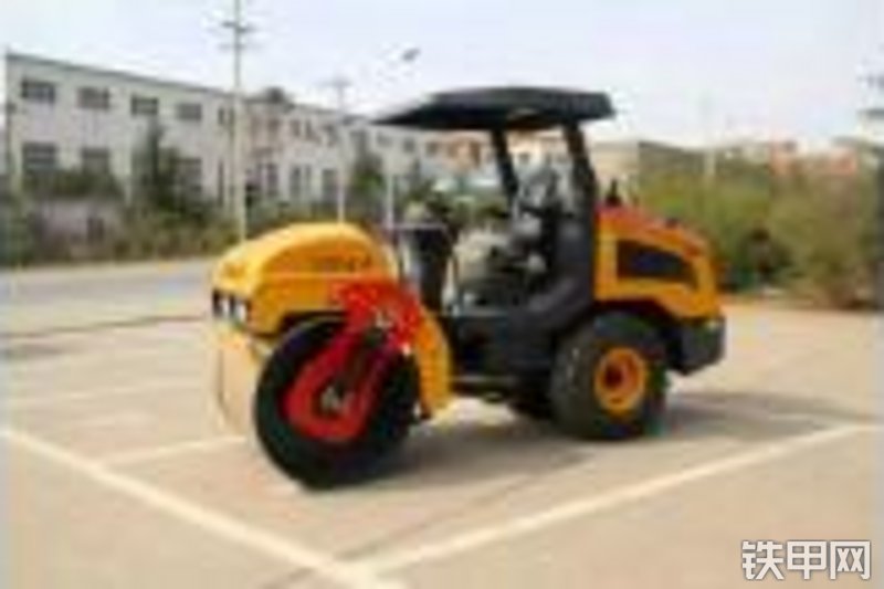 路维yzd4-0单钢轮压路机