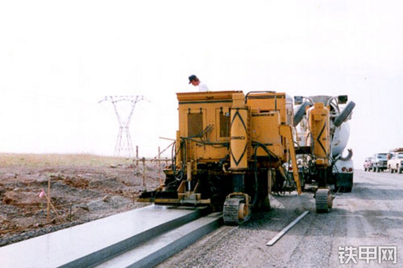 高马科gt-6300滑膜式混凝土摊铺机