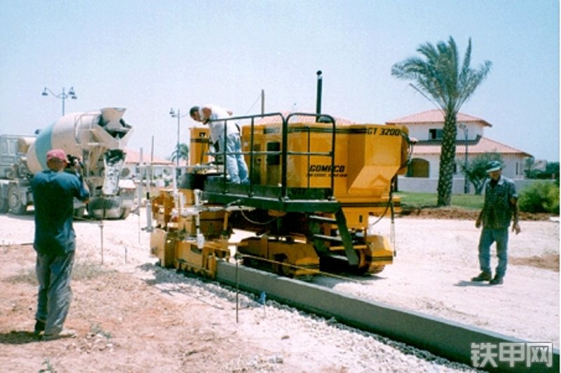 高马科gt-3200滑膜式混凝土摊铺机