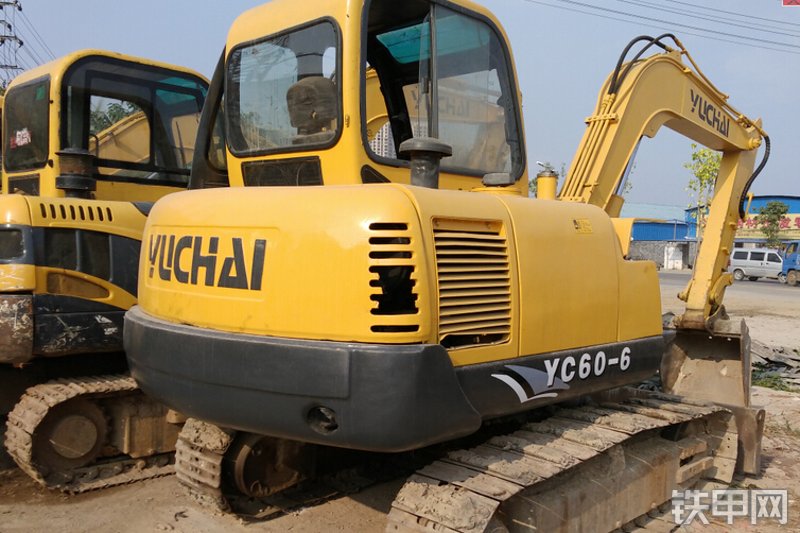 玉柴yc60-6履带式挖掘机