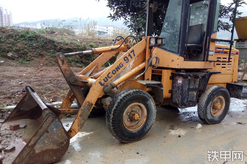 山东鲁工lg917轮式装载机
