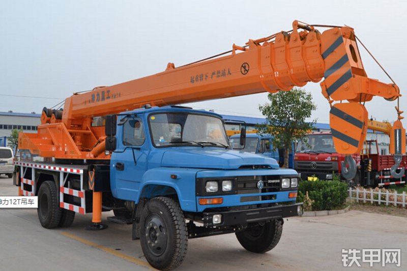 兰考神力重工dfsl-12t-28m汽车起重机