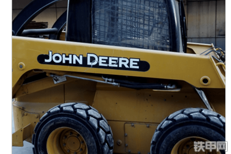 约翰迪尔260履带滑移装载机