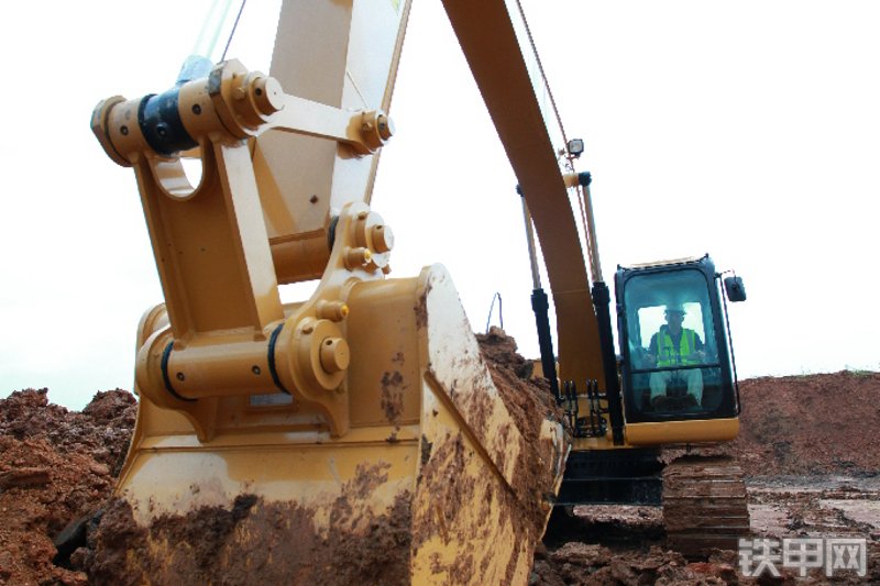 卡特彼勒320D2-GC液压挖掘机整机外观