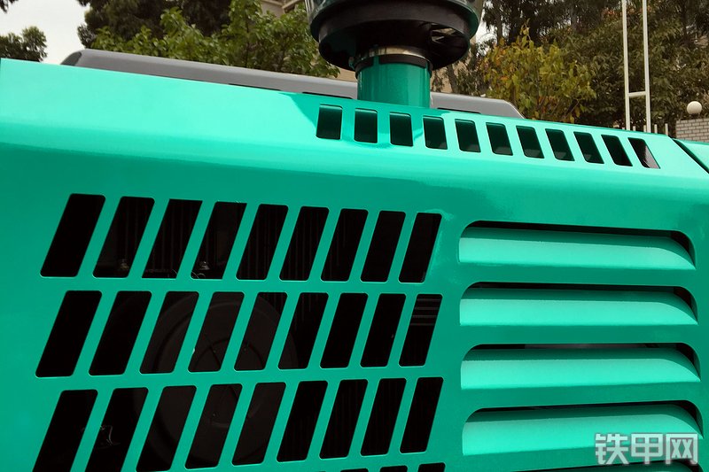 石川岛135NS挖掘机局部