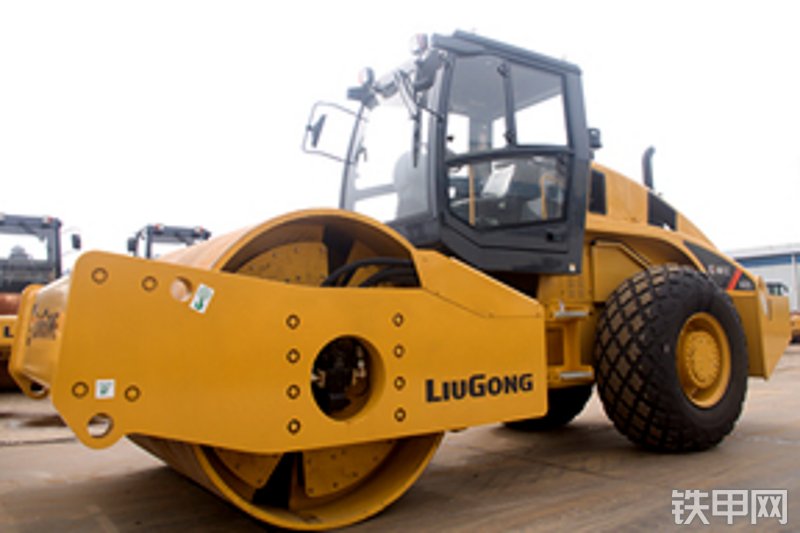 柳工clg6620单钢轮压路机