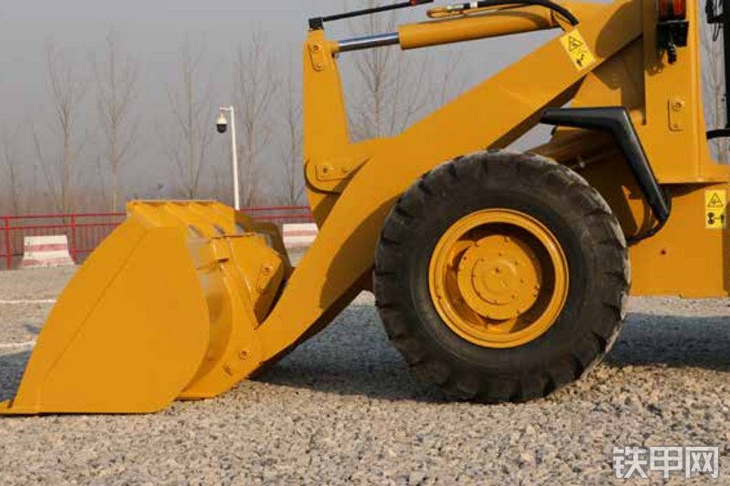 山工SEM618D装载机整机外观