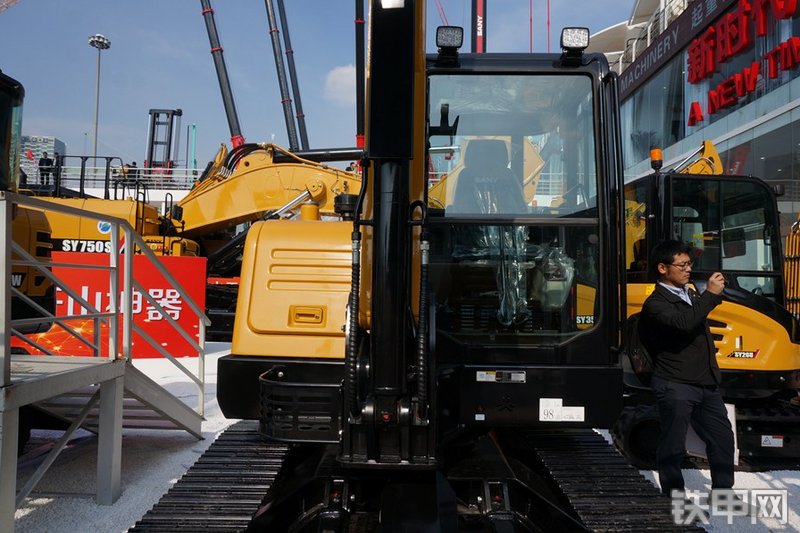 三一重工SY60C-10挖掘机局部