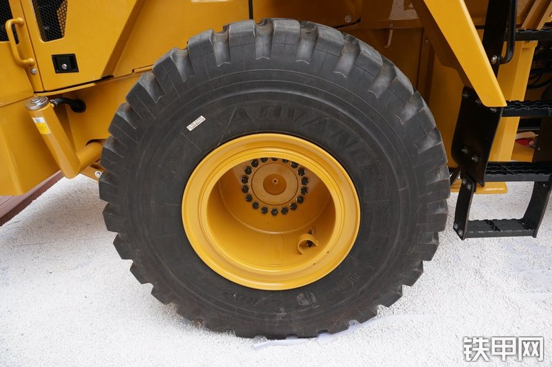 三一重工SW405K装载机局部