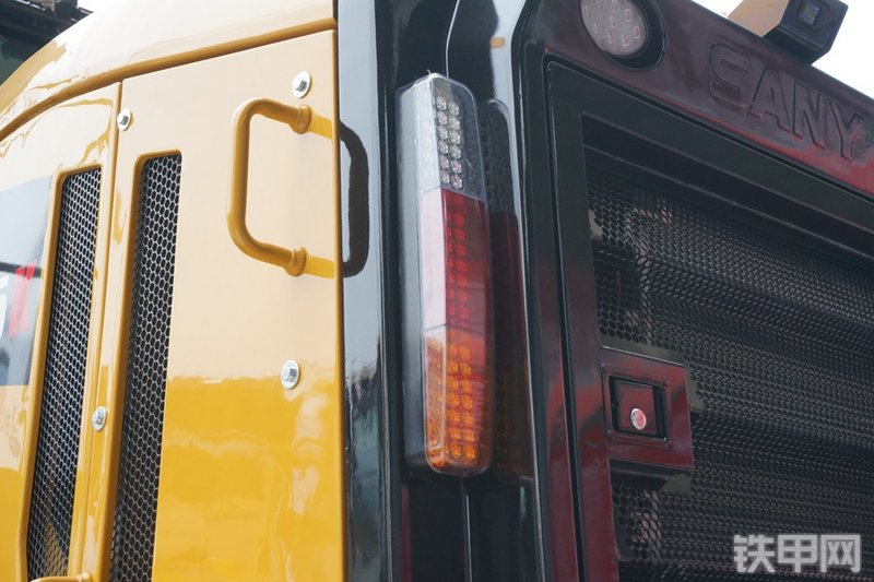 三一重工SW405K装载机局部