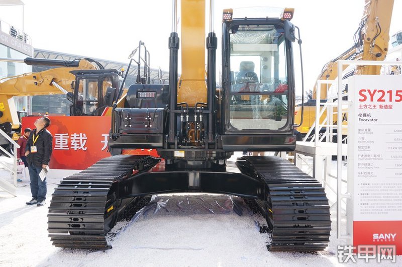 三一重工SY215C-10挖掘机整机外观