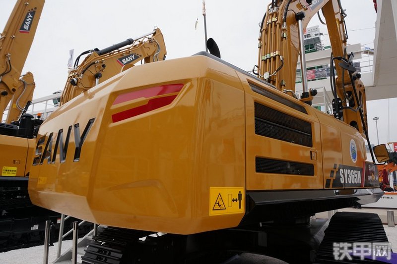 三一重工SY365H-10挖掘机整机外观