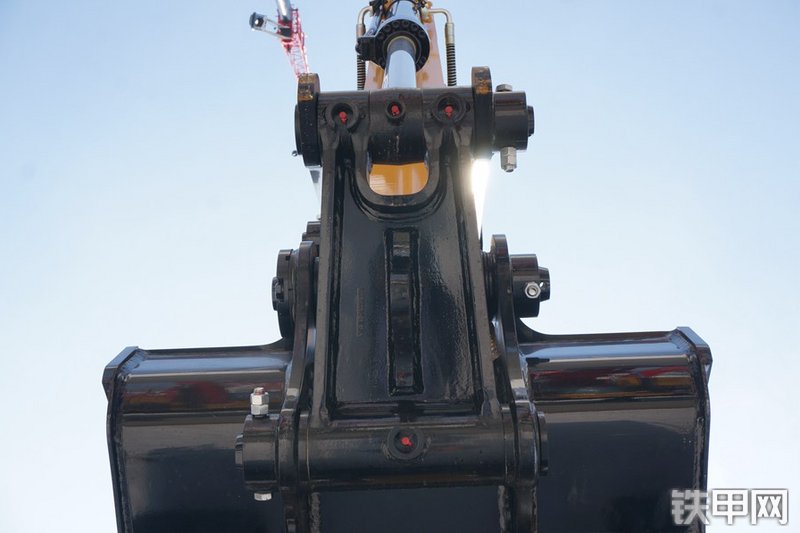 三一重工SY215C-10挖掘机局部