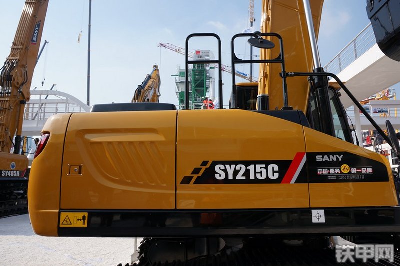 三一重工SY215C-10挖掘机局部