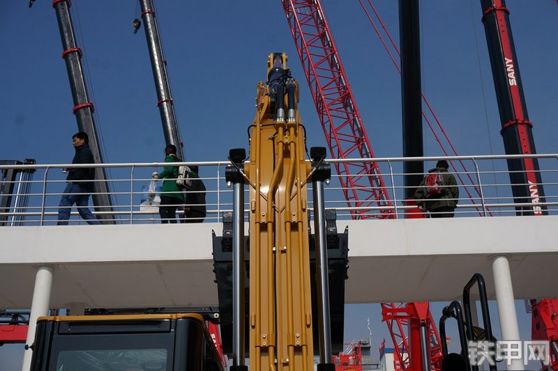 三一重工SY215C-10挖掘机局部